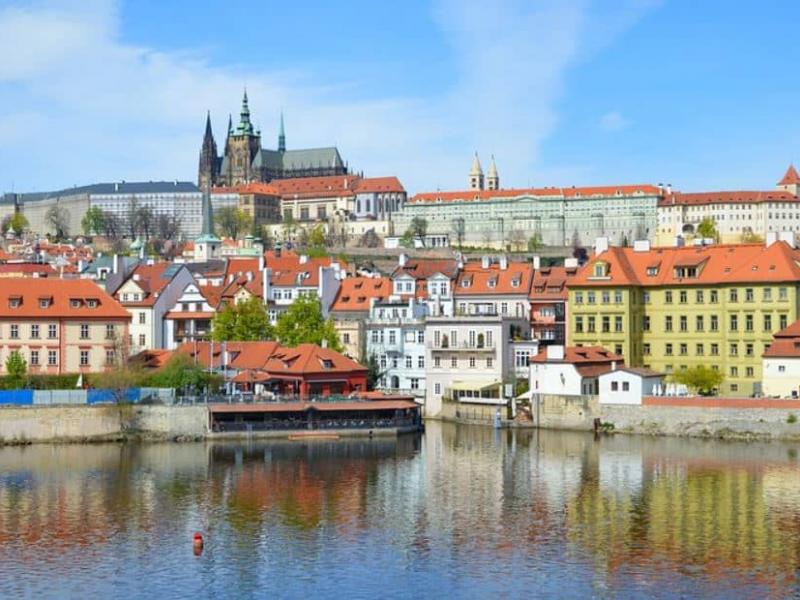 Υλοποίηση Σχεδίου Κινητικότητας Εκπαιδευτικών του 16ου Δημοτικού Σχολείου Σταυρούπολης στην Πράγα