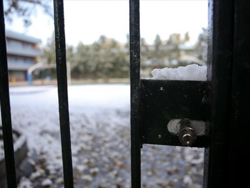 Χιόνια στην Ήπειρο: Κλειστά σχολεία στο Μέτσοβο