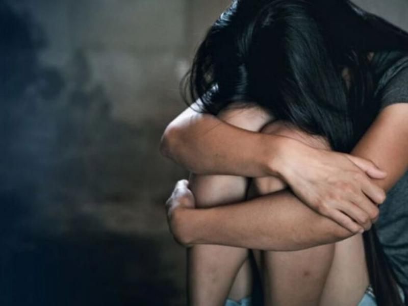Κρήτη: 13χρονη κοιμόταν δύο μέρες σε εγκαταλελειμμένο όχημα – Δεν την έψαξε κανείς