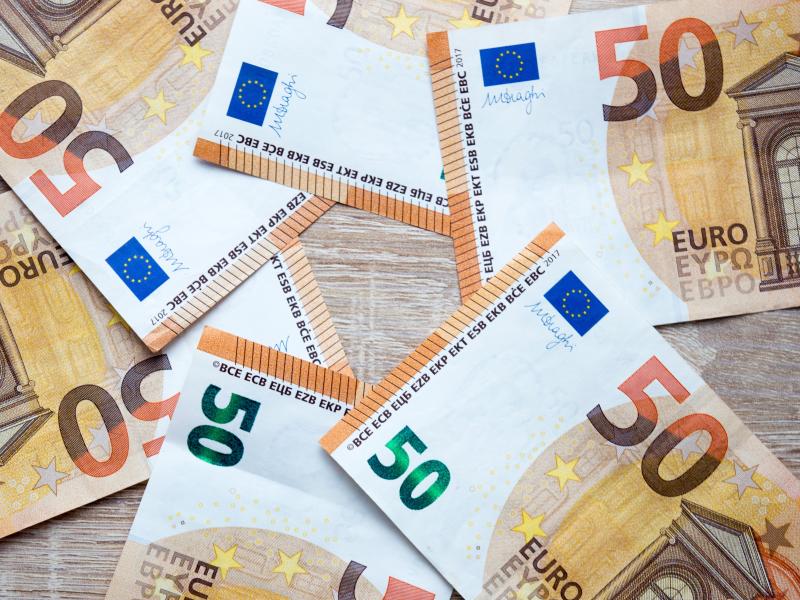 ΟΑΕΔ: Ποιοι δικαιούνται ειδικό επίδομα 720 ευρώ τον χρόνο