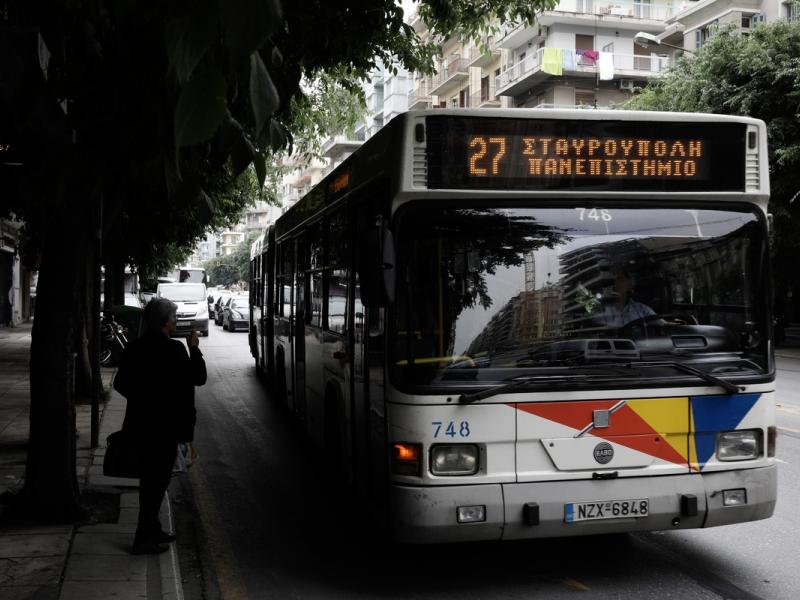 Θεσσαλονίκη: Στις φλόγες λεωφορείο του ΟΑΣΘ (Βίντεο)