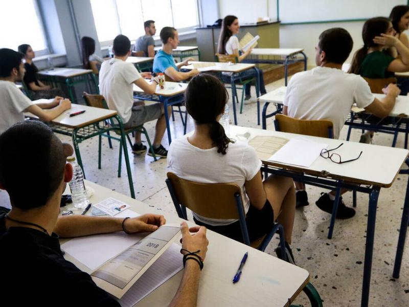 Πανελλαδικές: Φωτογραφικό ΦΕΚ για «ευκολότερη» εισαγωγή μαθητών από ιδιωτικά σχολεία στα ΑΕΙ;