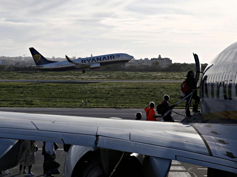 Στα σκαριά σχέδιο επιμήκυνσης της τουριστικής περιόδου μετά τις ανακοινώσεις της Ryanair