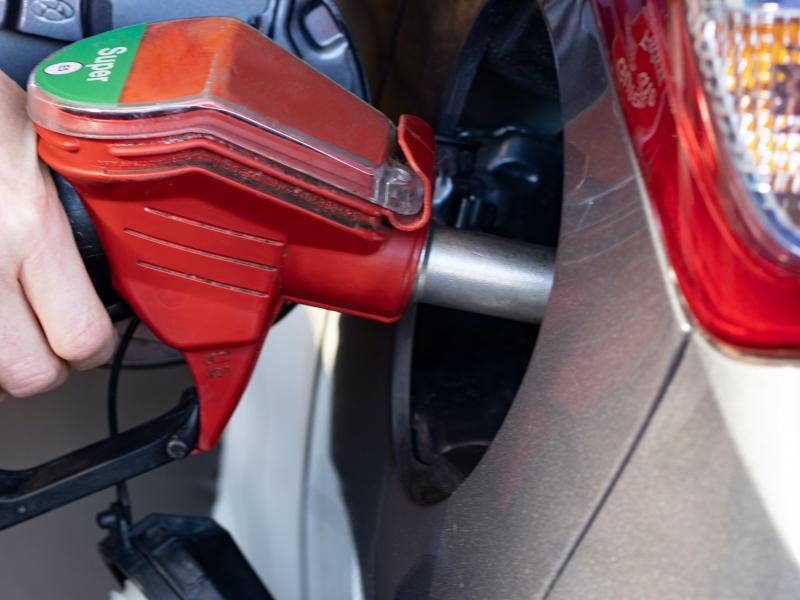Τρόμος για υπάλληλο βενζινάδικου στα Άνω Λιόσια: Τον απείλησε με όπλο για να γεμίσει το ρεζερβουάρ του αυτοκινήτου 