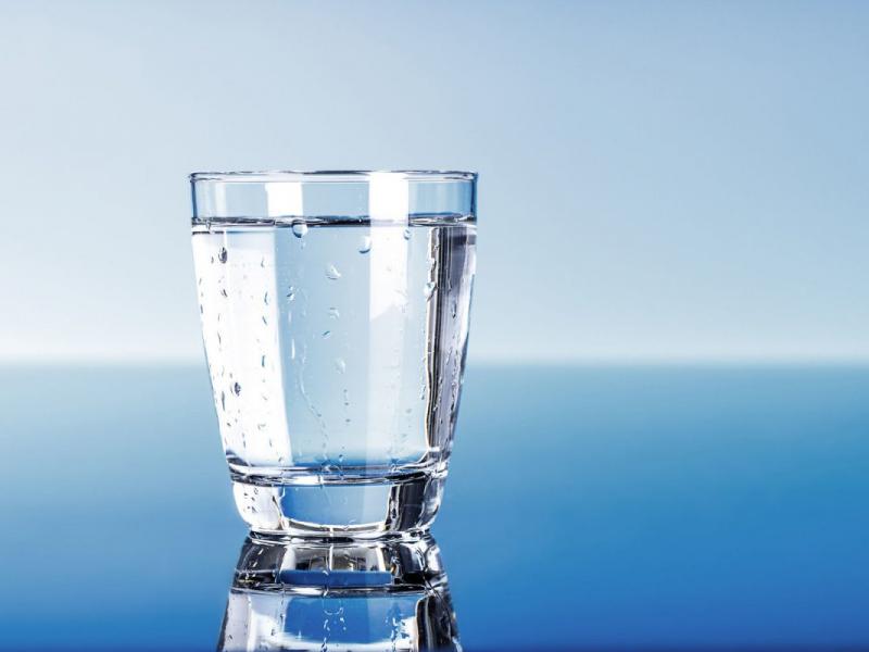 Νέα έρευνα: Πόσα ποτήρια νερό πρέπει να πίνουμε την ημέρα