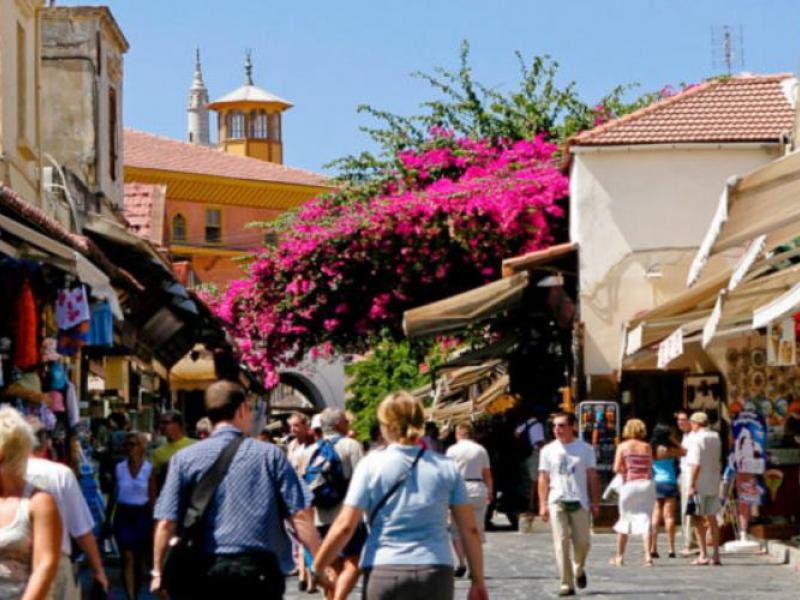 Ποιοι τουρίστες ξοδεύουν τα περισσότερα στην Ελλάδα