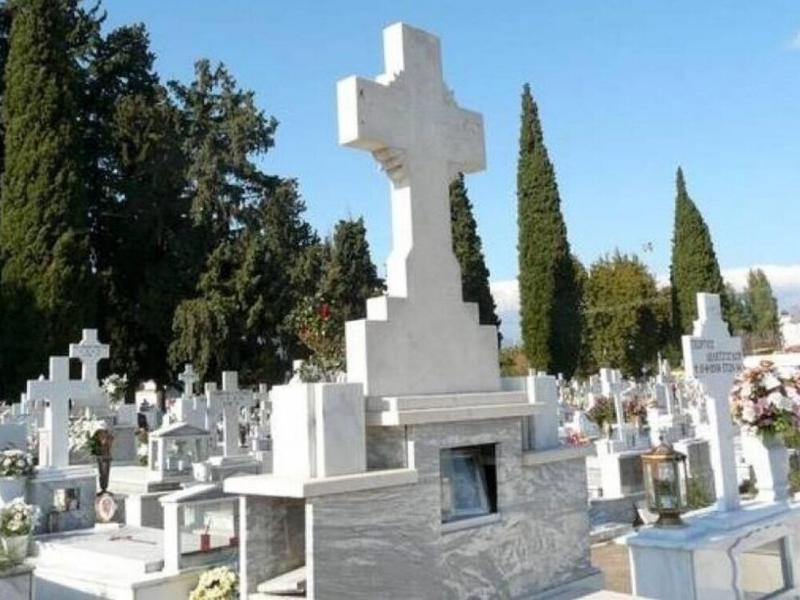 Σοκ: Αυτοκτόνησε πάνω στον τάφο του πατέρα του