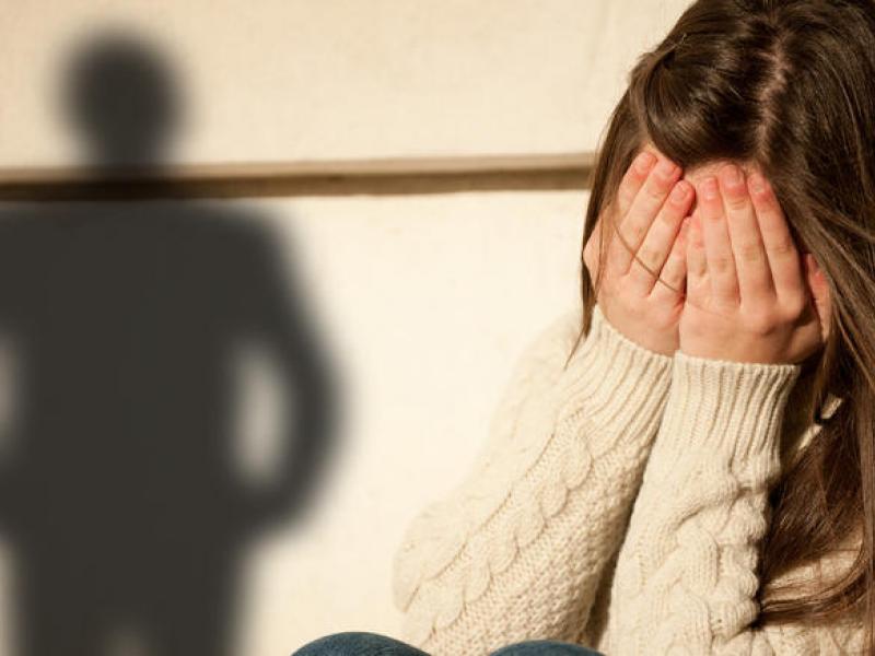 Καταγγελία σοκ: Πατριός βίαζε επί επτά χρόνια 14χρονη μαθήτρια στις Σέρρες