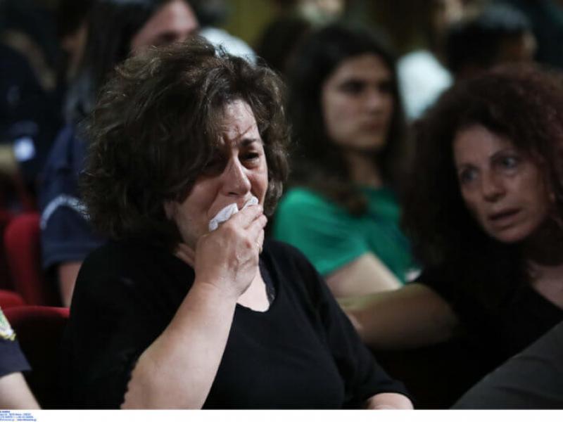 Δίκη Χρυσής Αυγής: Κατέρρευσε η Μάγδα Φύσσα όταν αντίκρισε το δολοφόνο του παιδιού της