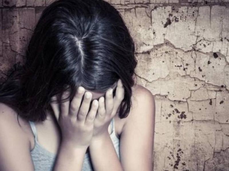 Βιασμός παιδιού στο Πέραμα: Η κάμερα έπιασε τον 43χρονο να φιλά την 6χρονη στο στόμα