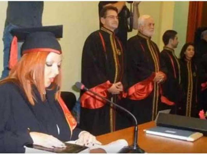 Πανεπιστήμιο Μακεδονίας: Η φοιτήτρια που πήρε τέσσερα πτυχία παλεύοντας με τη μυϊκή ατροφία 
