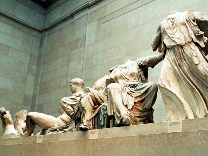 Γλυπτά του Παρθενώνα: «Τα μαζέψαμε από τα ερείπια» λέει η Βρετανία- Τι απαντά η Αθήνα