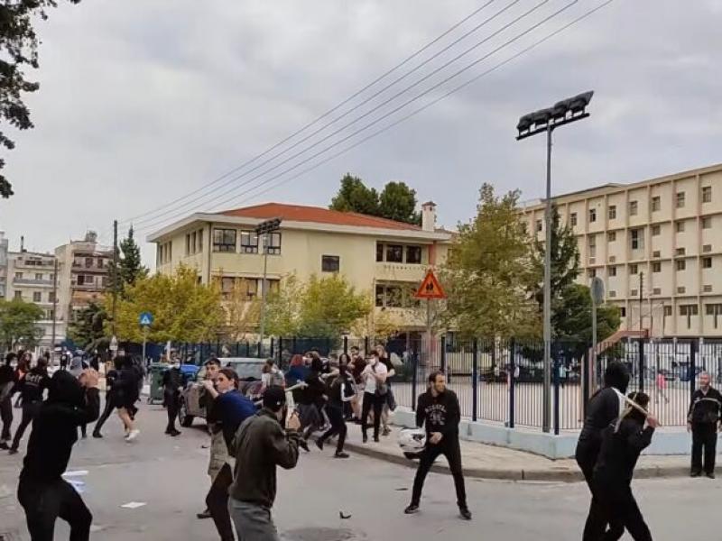 ΕΠΑΛ Σταυρούπολης: Έρευνα της διεύθυνσης δευτεροβάθμιας για εμπλοκή μαθητών στην επίθεση των ακροδεξιών