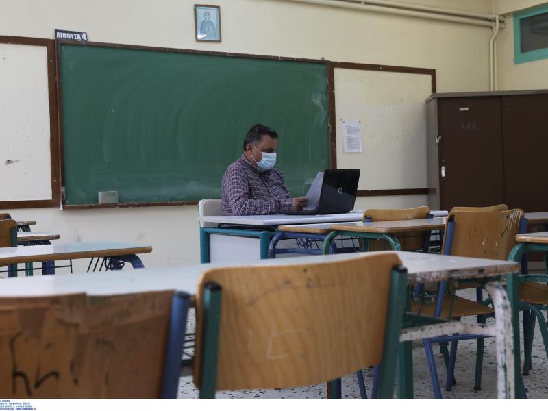 Αγρίνιο: Άγνωστοι πετροβόλησαν αίθουσα Γυμνασίου - Γινόταν μάθημα