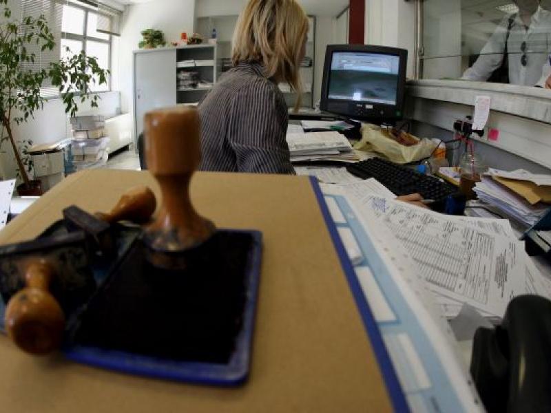 Σε διαθεσιμότητα ΟΛΟΙ οι υπάλληλοι ΔΕ - χωρίς εξαιρέσεις - από τις Υπηρεσίες που δεν έστειλαν λίστες