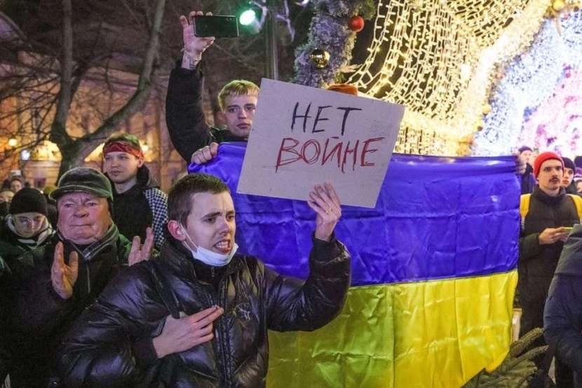 moscow-ukraine-protest-pushkin-square-nc-jt-220224_1645737925064_hpembed_3x2_992.jpg moscow-ukraine-protest-pushkin-square-nc-jt-220224_1645737925064_hpembed_3x2_992.jpg