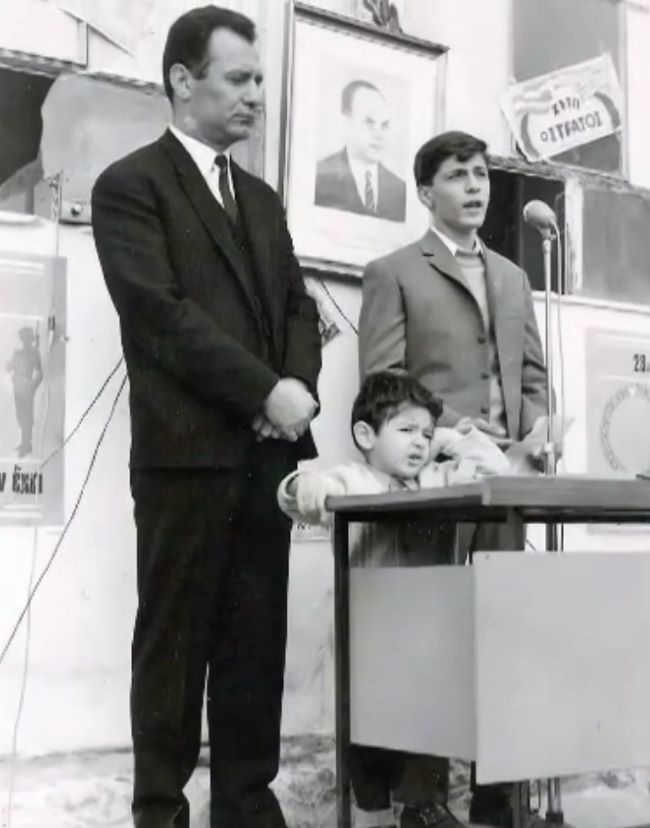 ΧΟΥΝΤΑ ΕΚΠΑΙΔΕΥΣΗ.jpg