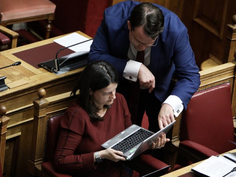 voucher_200_euro_laptop_niki_kerameos.jpg voucher_200_euro_laptop_niki_kerameos.jpg