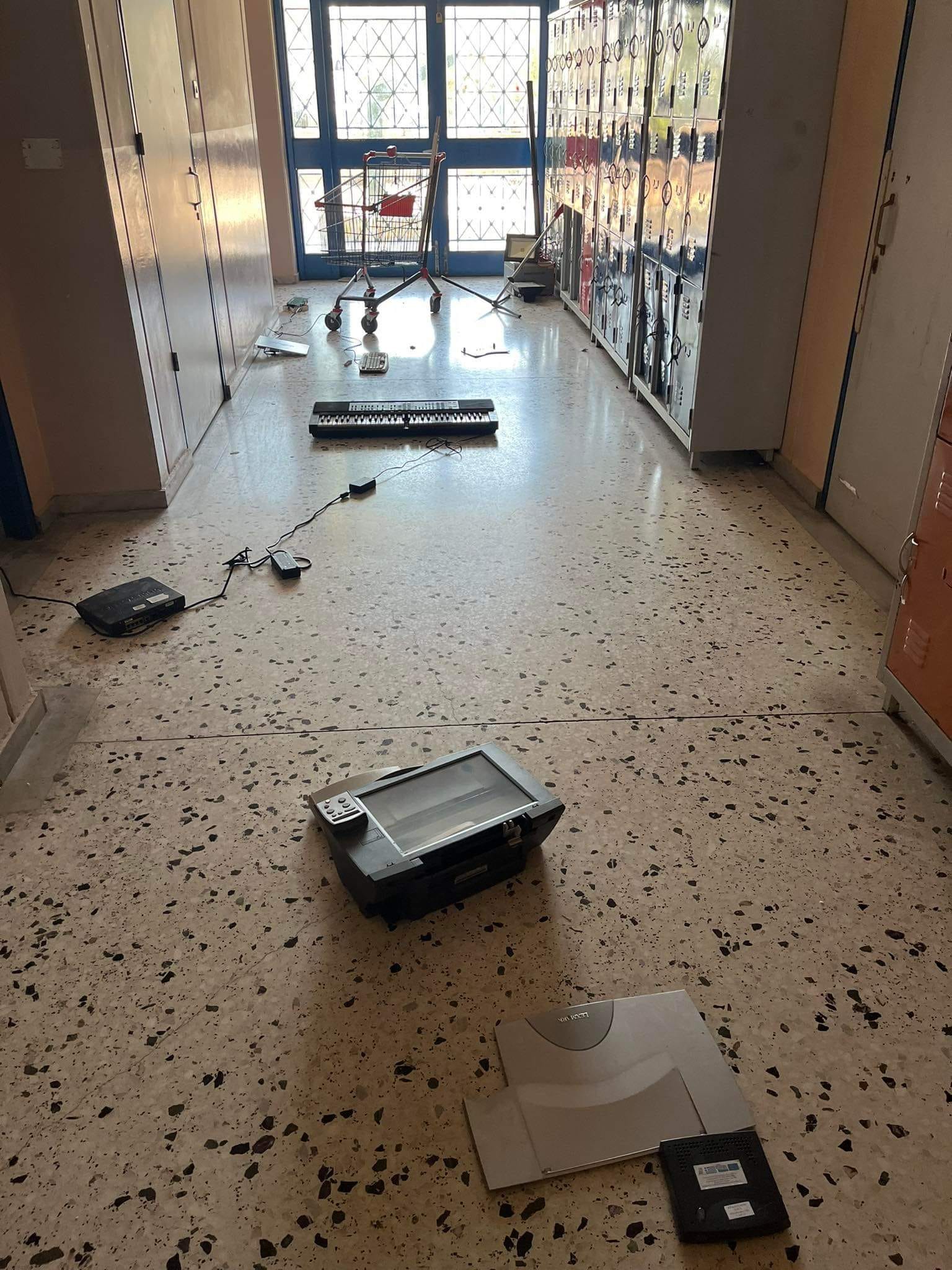 gymnasio-alimou-vandalismou-8.jpg γυμνάσιο αλίμου