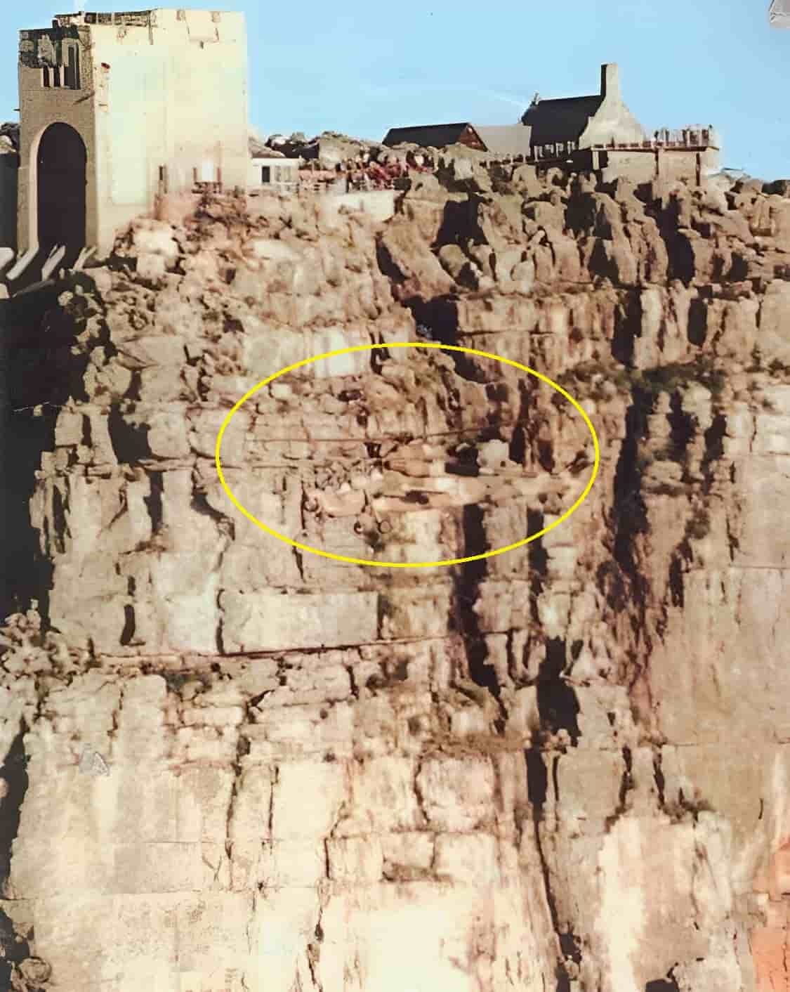 optical-illusion3.jpg Λύση στην οφθαλμαπάτη με το ελικόπτερο