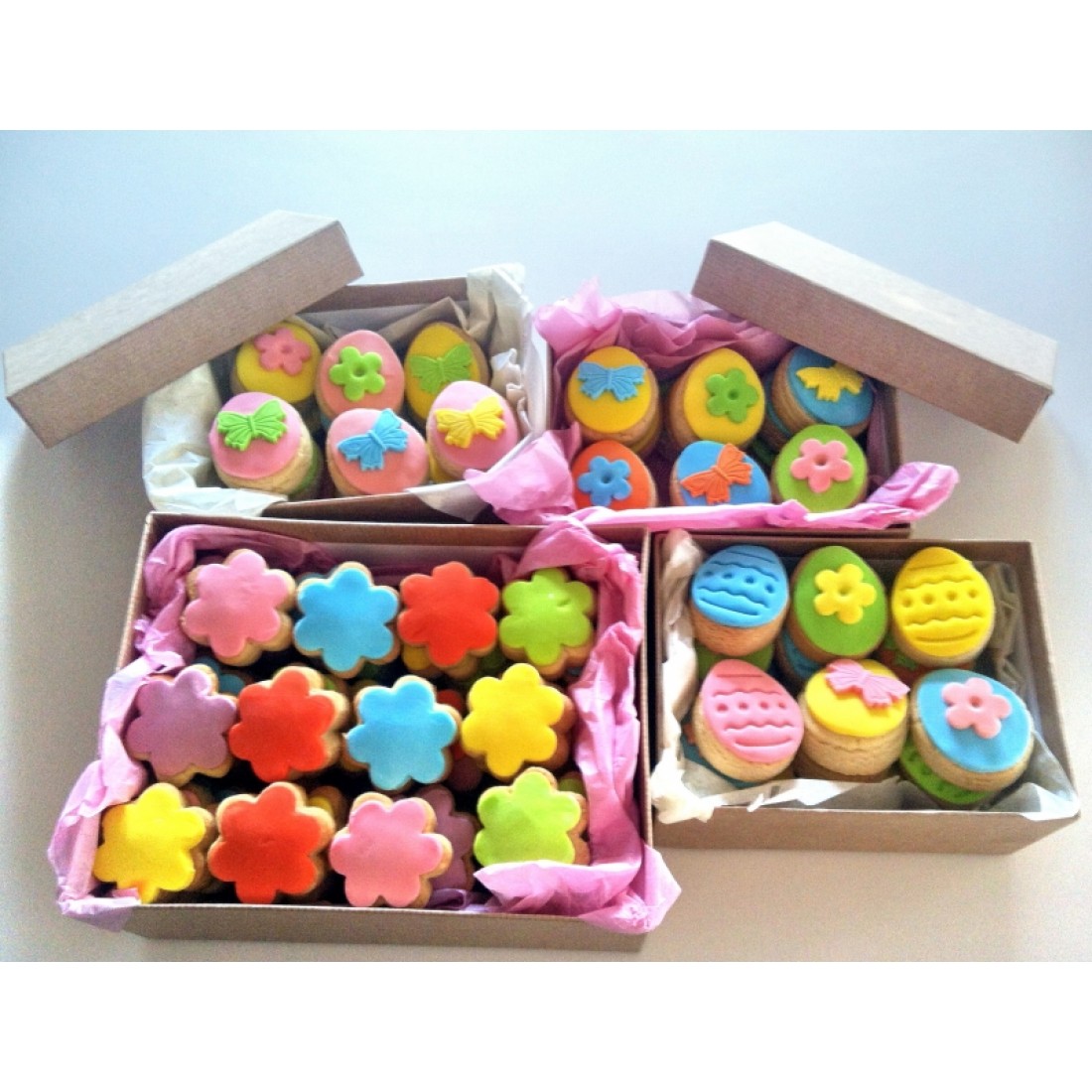 Κουτιά με γλυκά