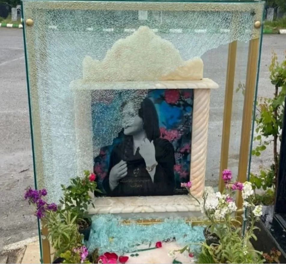 Ιράν: Βεβηλώθηκε ο τάφος της Μαχσά Αμινί