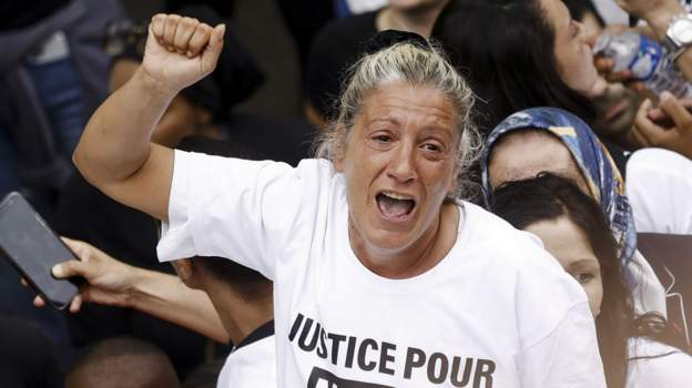 Γαλλία: Εκτροχιάζεται η κατάσταση στη Ναντέρ 