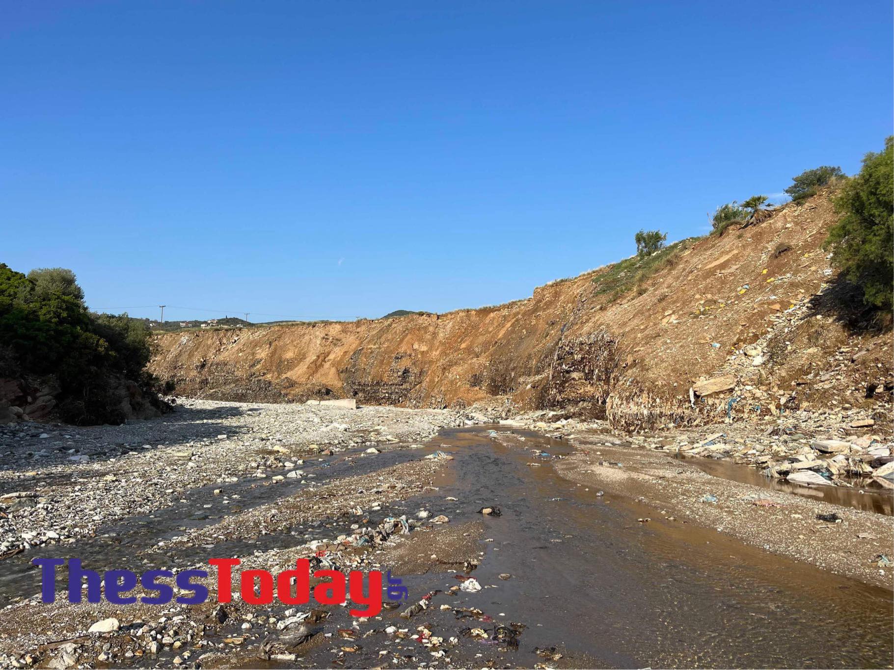 : Σκουπίδια σε απόσταση αναπνοής από γεωτρήσεις 