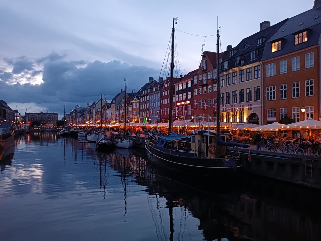 20_copenhagen_nyhavn_port