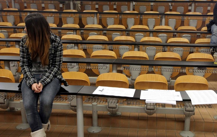 panepisthmio-amfitheatro