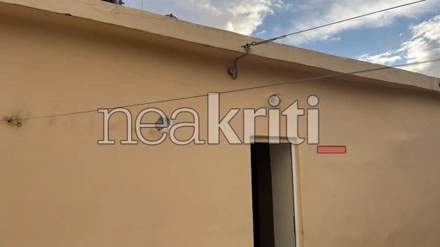 keravnos1.jpg Κεραυνός έπεσε σε σπίτι