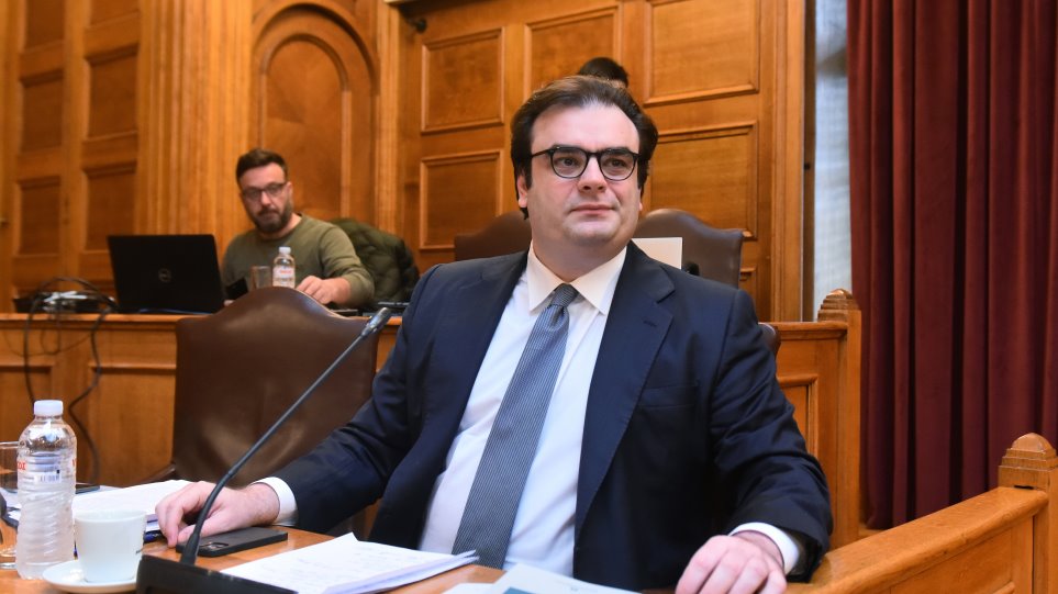 pierakakis_epitropi.jpg pierrakakis