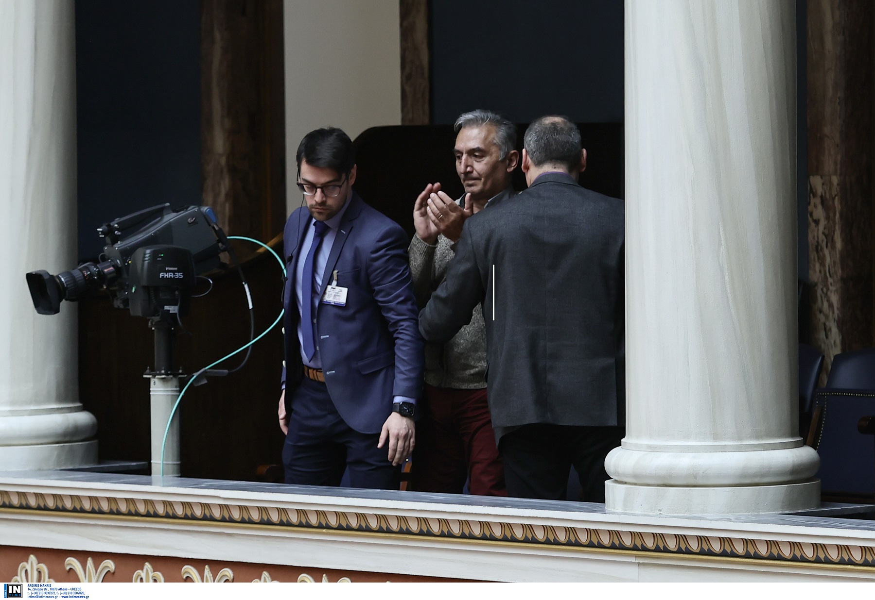 vouli-tempi_2.jpg Bullying σε συγγενή θύματος στα Τέμπη επειδή χειροκρότησε ειρωνικά τον Μαρκόπουλο