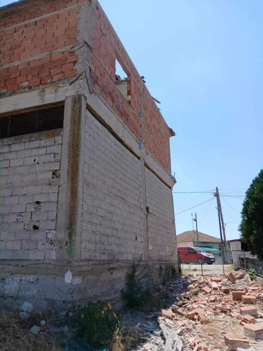 larisa2.jpg Κατέρρευσε οίκημα και καταπλάκωσε άνδρα