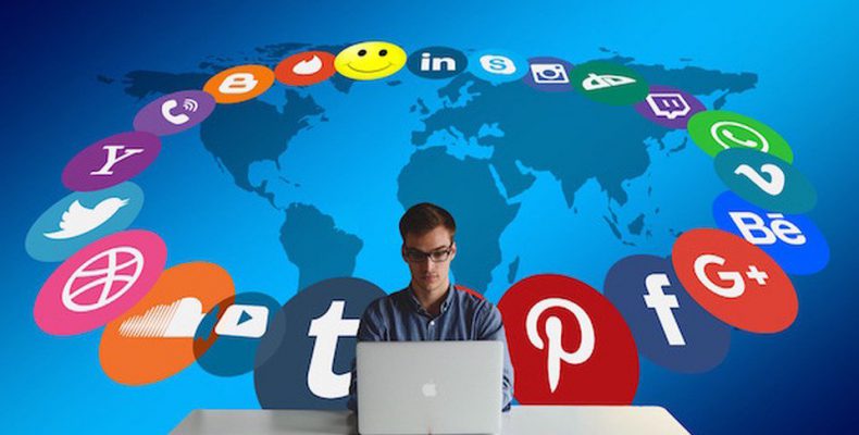 social media.jpg σοσιαλ