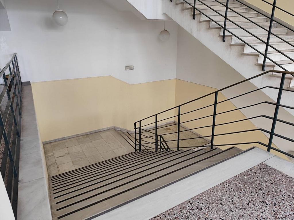 c19f1cff-003c-45c9-9506-05b05bd6cc07.jpg σκάλα στο ΕΚΠΑ