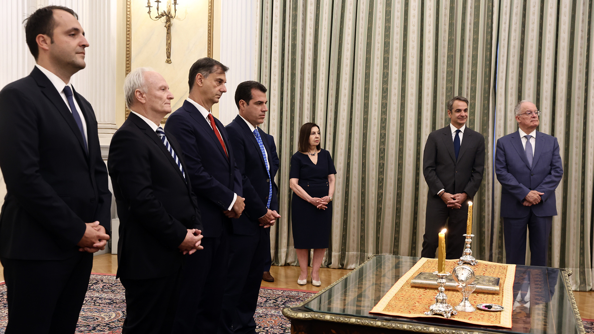 4727833.jpg Στο Προεδρικό Μέγαρο ορκίστηκαν ο νέος υπουργός Μετανάστευσης και Ασύλου, Θάνος Πλεύρης, καθώς και οι τρεις νέοι υφυπουργοί της κυβέρνησης Χάρης Θεοχάρης, Γιάννης Ανδριανός και Χρήστος Δερμεντζόπουλος.