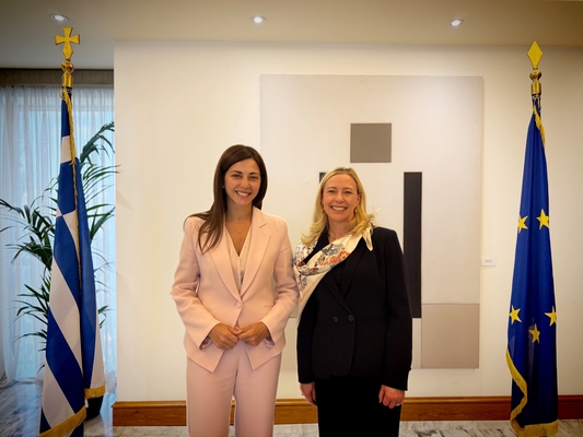 img_4213.jpeg η Υπουργός Σοφία Ζαχαράκη πραγματοποίησε μία ιδιαίτερα ουσιαστική συνάντηση εργασίας με τη νέα Πρόεδρο του Yale University, Δρ Maurie Mclinnis