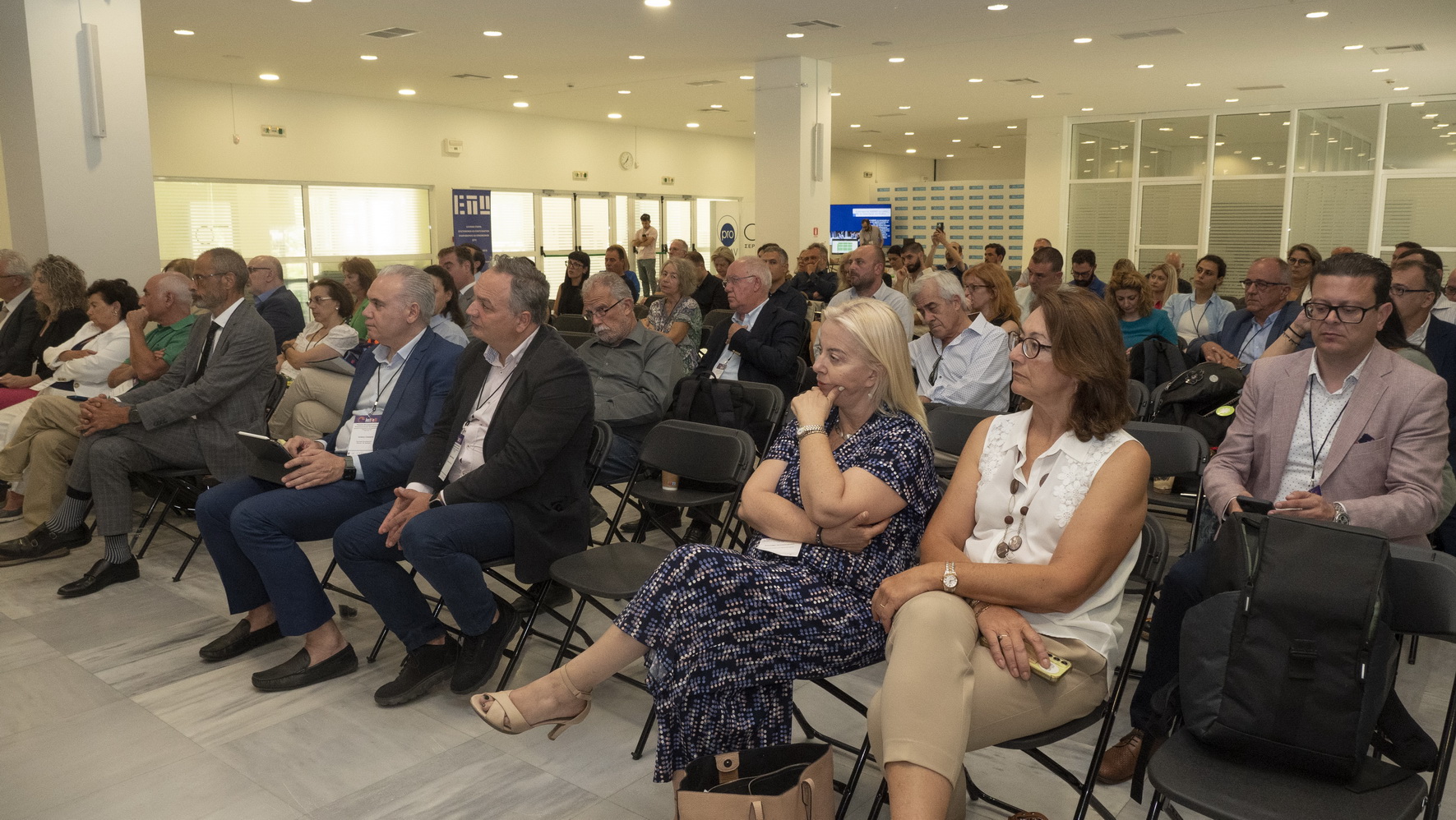 p1066030.jpg φόρουμ διαλόγου της εμβληματικής δράσης JustReDI, με θέμα «Ψηφιακός μετασχηματισμός και ανταγωνιστικότητα της οικονομίας: Προκλήσεις και ευκαιρίες για την Περιφέρεια Αττικής»