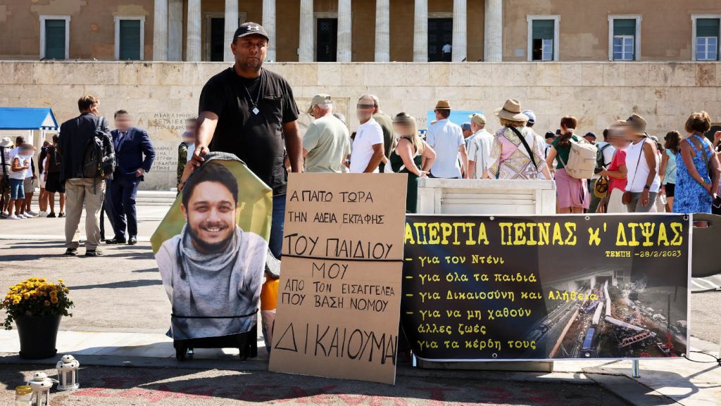 Ο Πάνος Ρούτσι, πατέρας ενός εκ των θυμάτων της τραγωδίας στα Τέμπη