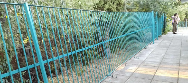 vandalismoi-pefka-2