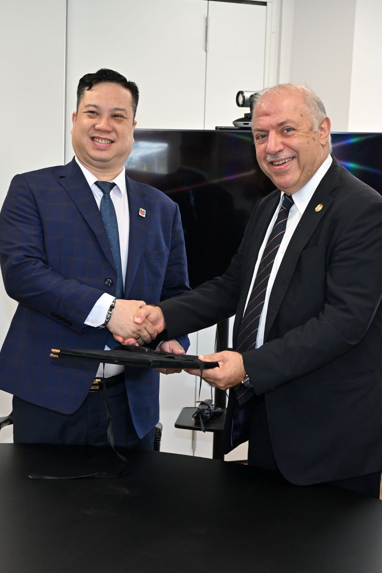 mnimosino.jpg μνημοσυνο