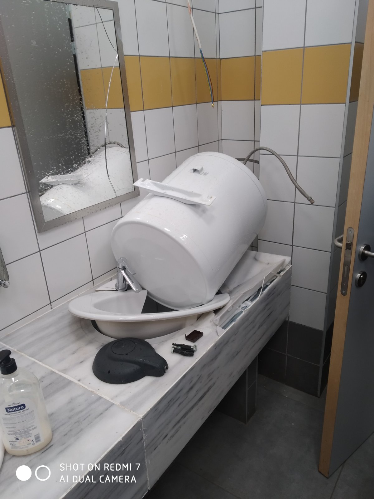 thermosifonas.jpg θερμοσιφωνας