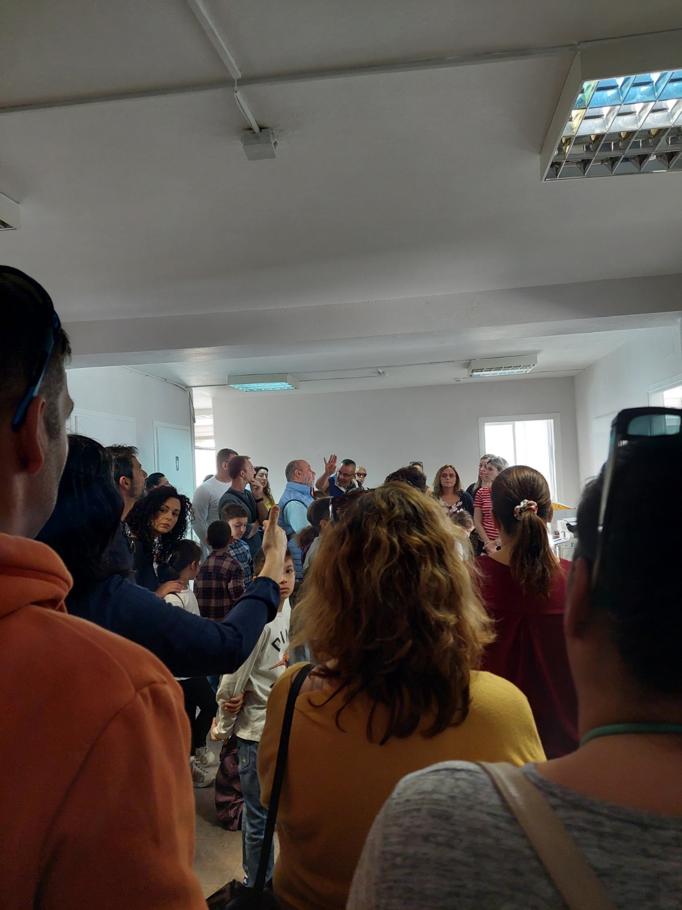 ekpaideutikoi.jpg 1ο Δημοτικό Σχολείο Σάμου