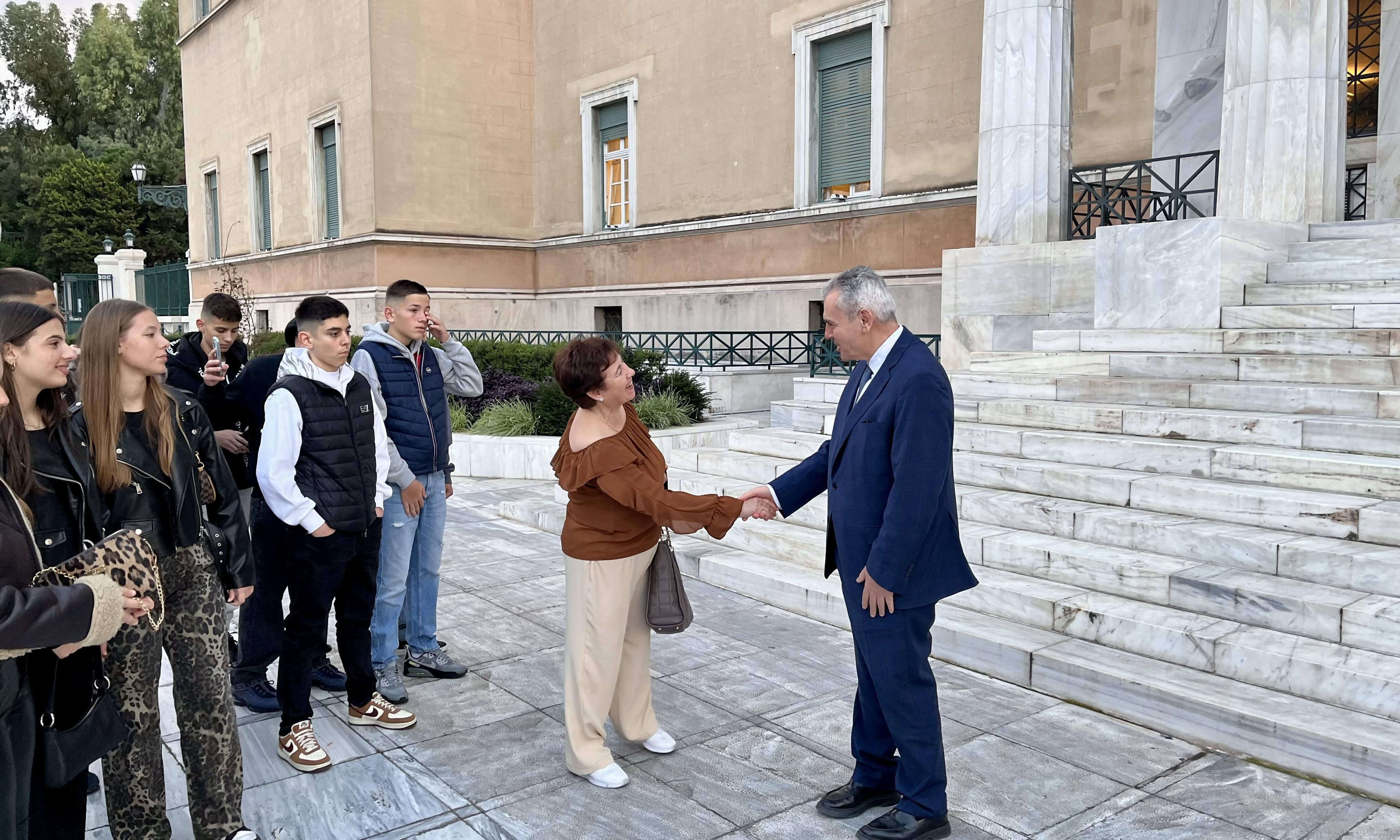 Μ. Χαρακόπουλος σε μαθητές: Η πολιτική μετατρέπεται περισσότερο σε επικοινωνιακή πρακτική