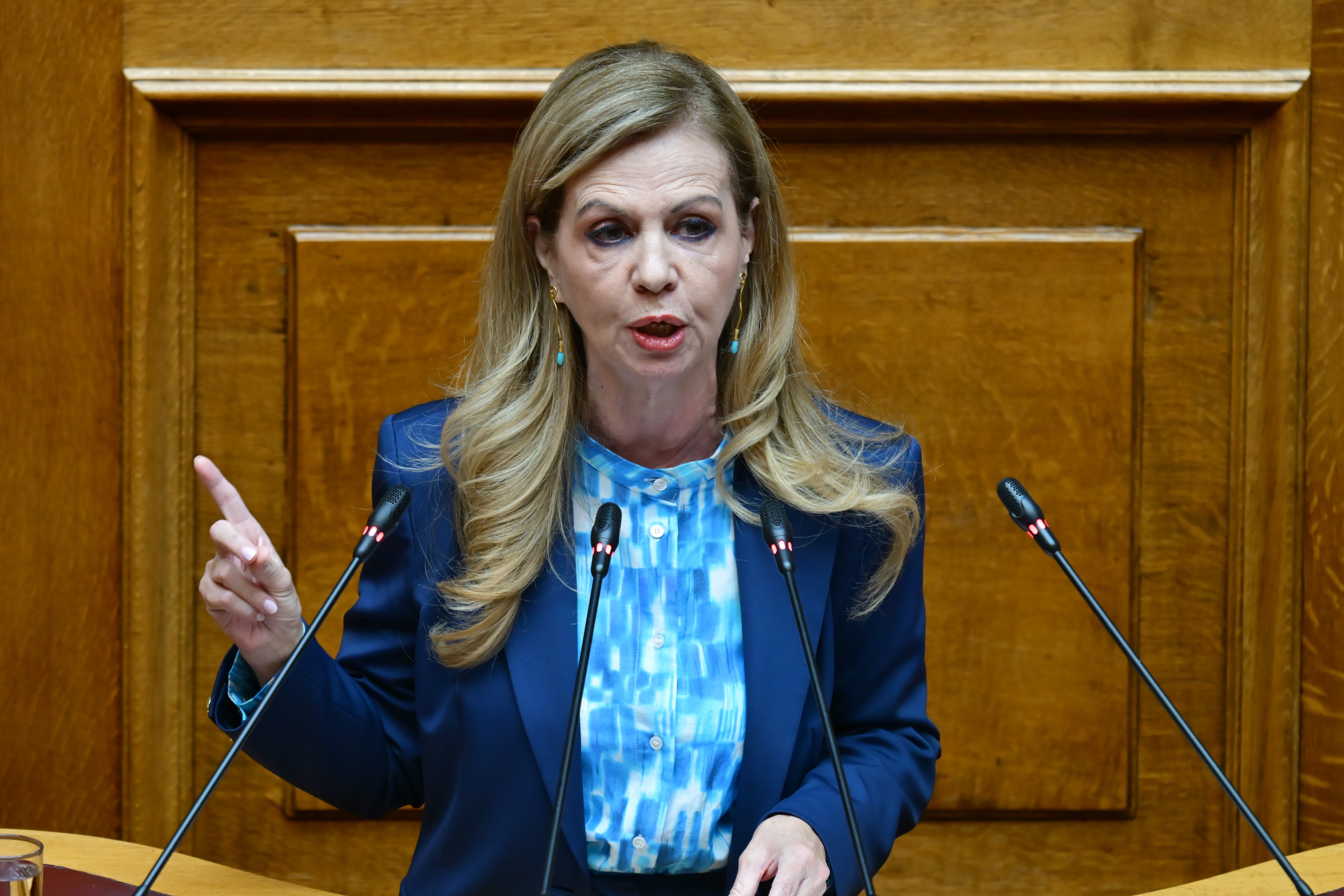 Μερόπη Τζούφη