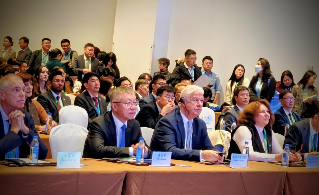 taxidi_perifereiarhi_sto_pekino_-_ypografi_protokolloy_synergasias_-_14-16.11.25_6.jpg ΤΑΞΙΔΙ ΠΕΡΙΦΕΡΕΙΑΡΧΗ ΣΤΟ ΠΕΚΙΝΟ - ΥΠΟΓΡΑΦΗ ΠΡΩΤΟΚΟΛΛΟΥ ΣΥΝΕΡΓΑΣΙΑΣ - 14-16.11.25 (4)