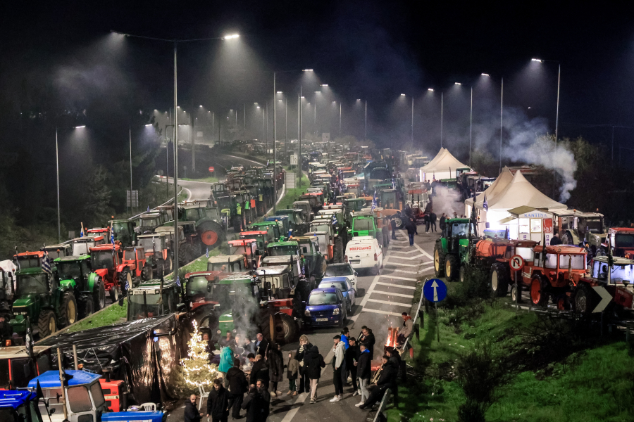 agrotes-bloko.jpg Αγροτικό μπλόκο