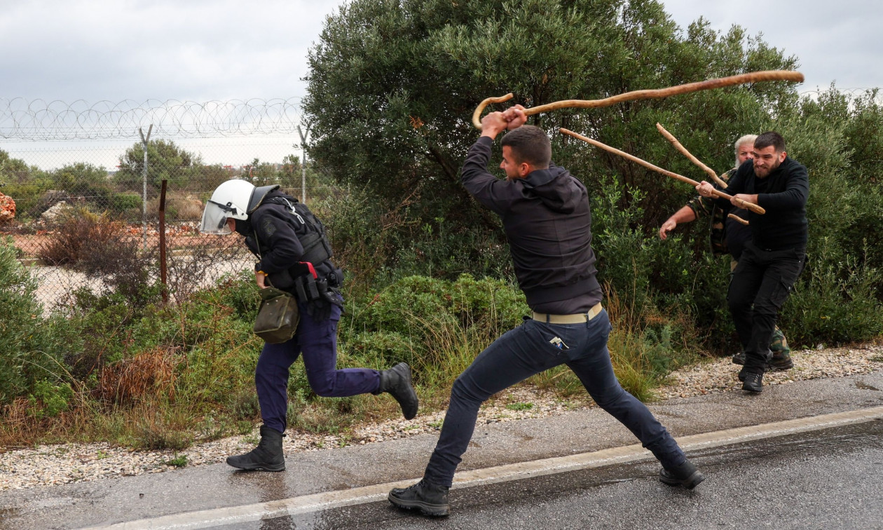 Αγρότες έφτασαν στο σημείο να επιτεθούν σε αστυνομικούς