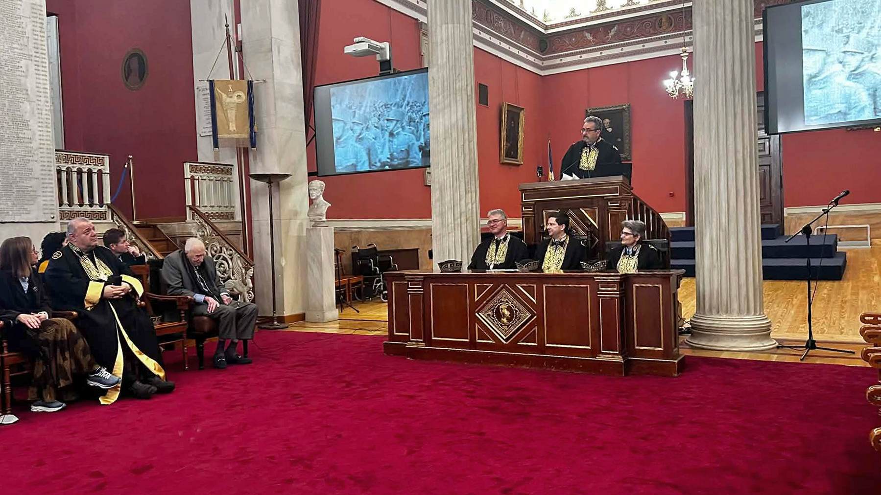 ΛΑΜΠΡΙΝΟΣ 2.